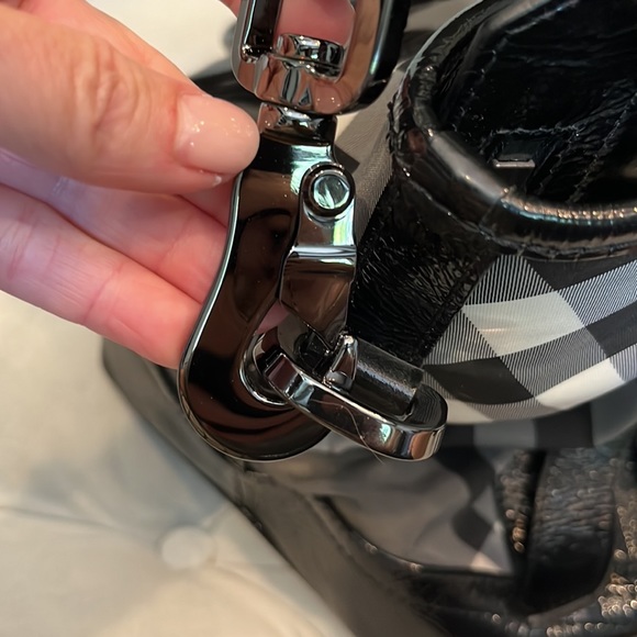 Authentic Burberry Patent Leather Beat Check Black Nylon Tote Bag - Picture 12 of 12